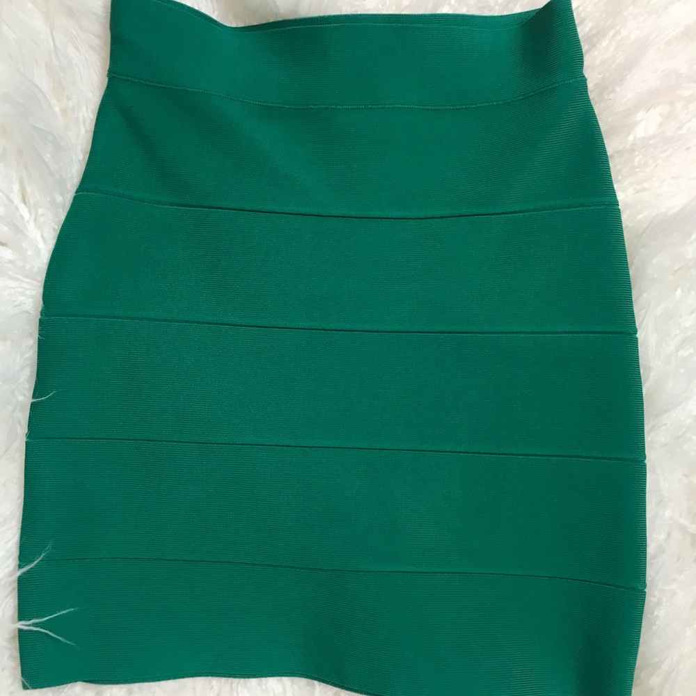 ❤️ BCBG NWOT Emerald Green Bandage Skirt Sz S